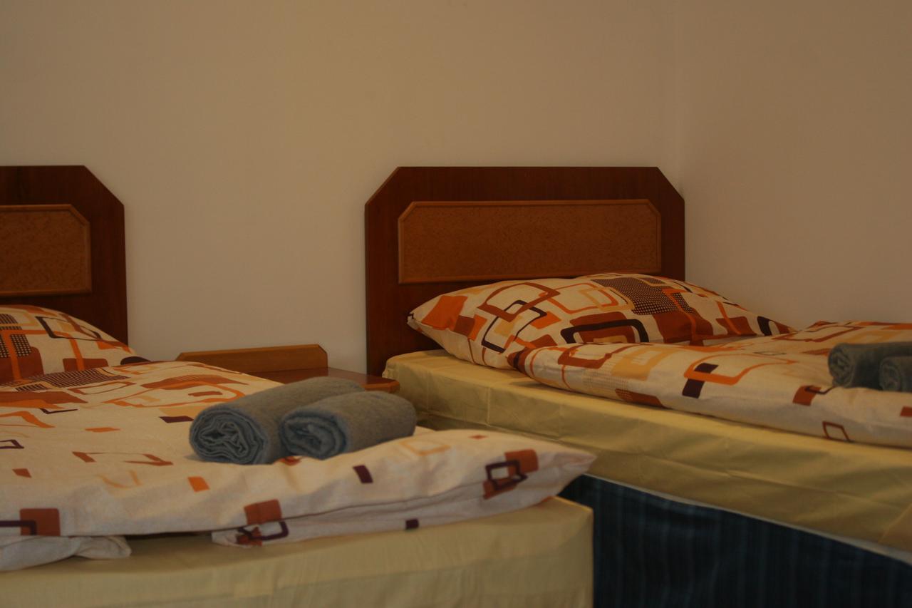 Art Star Hotel Хостивице Екстериор снимка